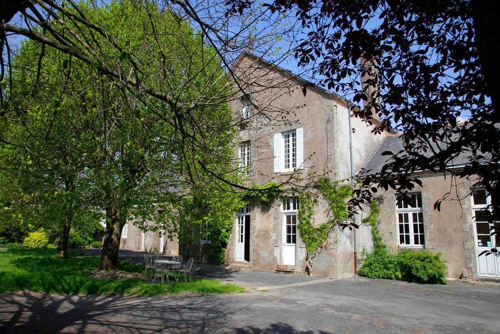 La Bonne Ecole Bed & Breakfast Les Landes-Genusson Ngoại thất bức ảnh